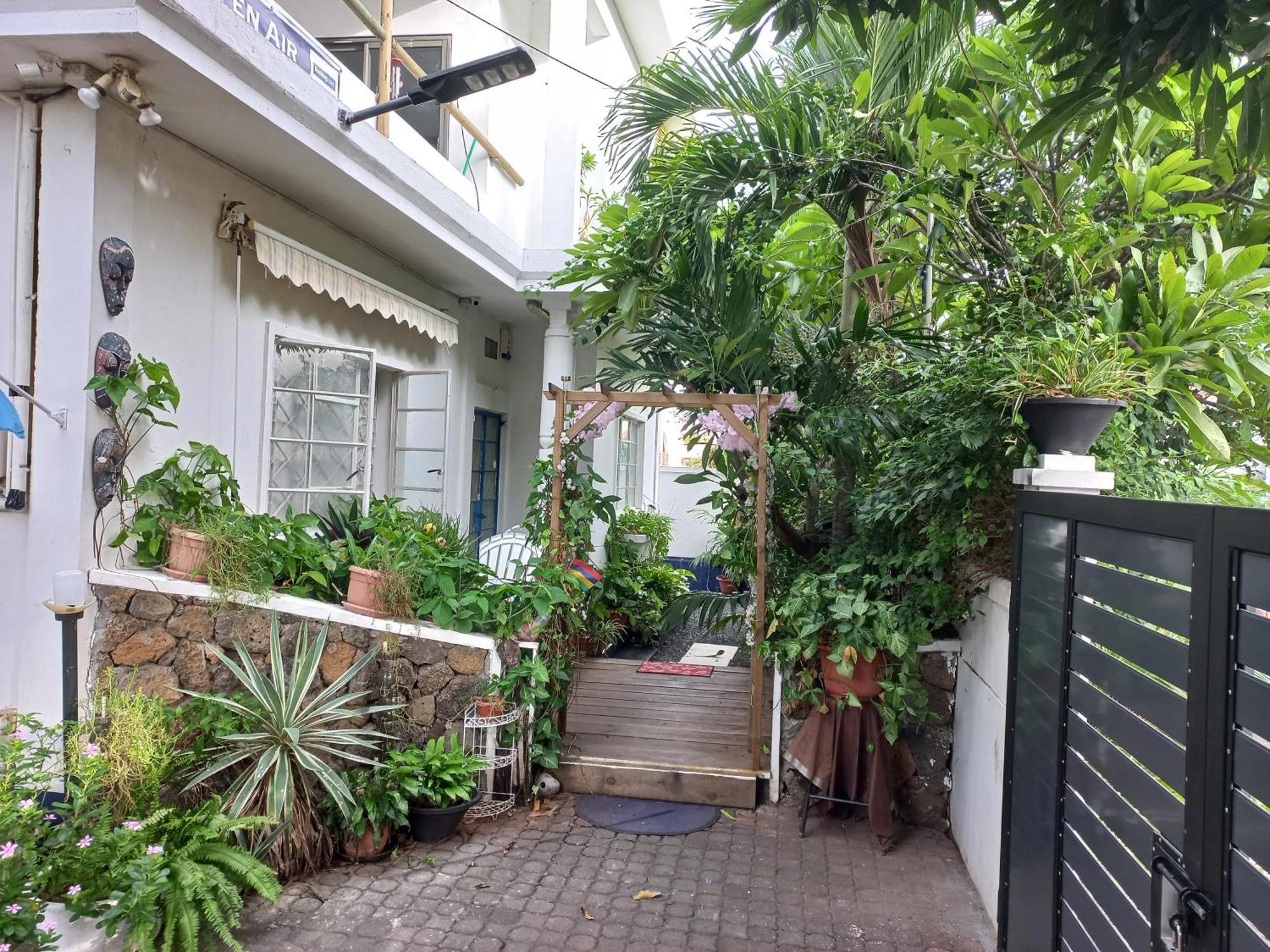 Open Air Café&Apartment Port Louis Exterior foto
