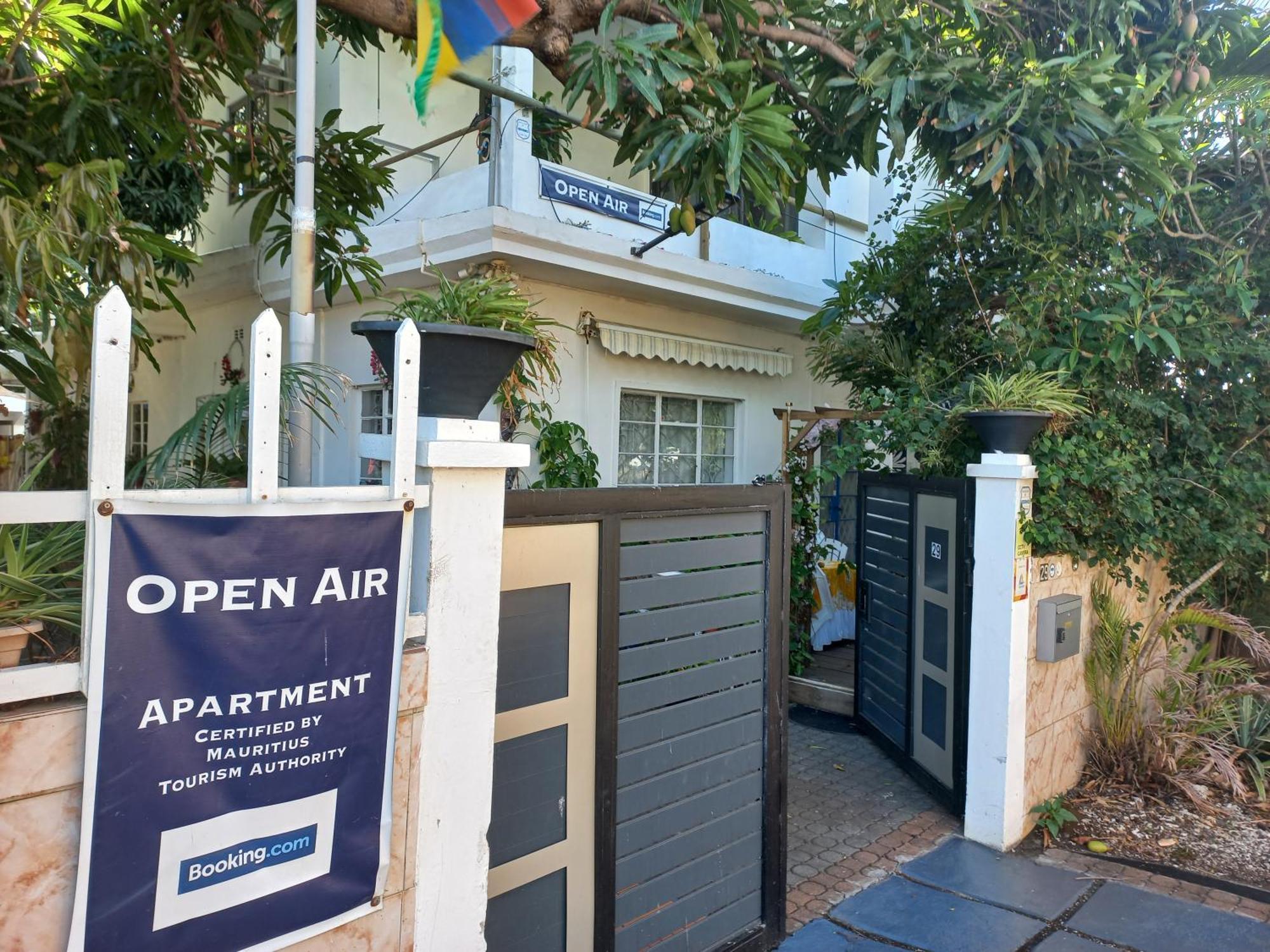 Open Air Café&Apartment Port Louis Exterior foto